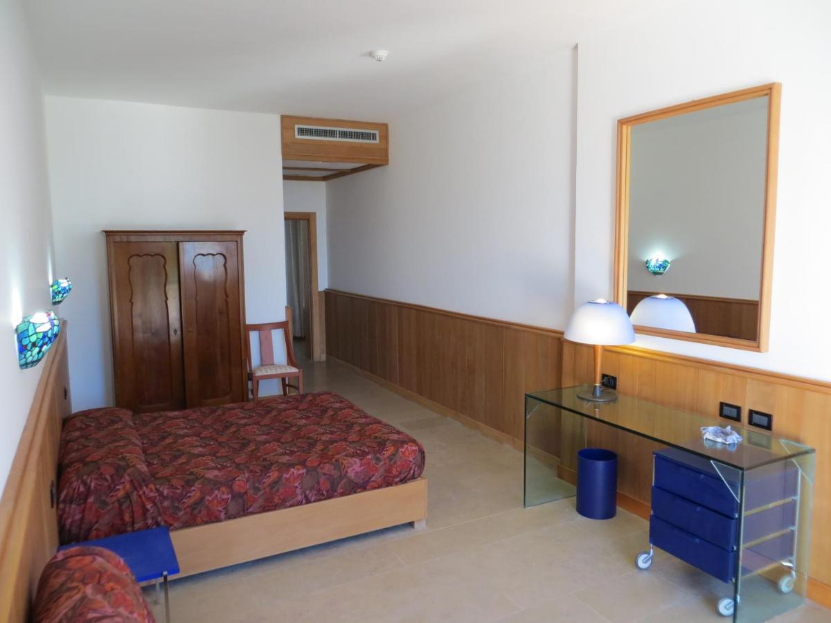 Villaggio Hotel Ripa Rodi Garganico Zimmer foto
